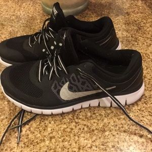 Nike Tennis Shoes kids size 5